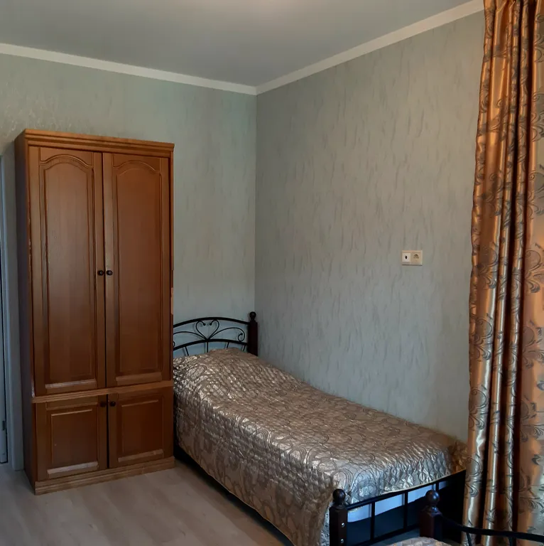 Уютная комната для отдыха с видом на горы