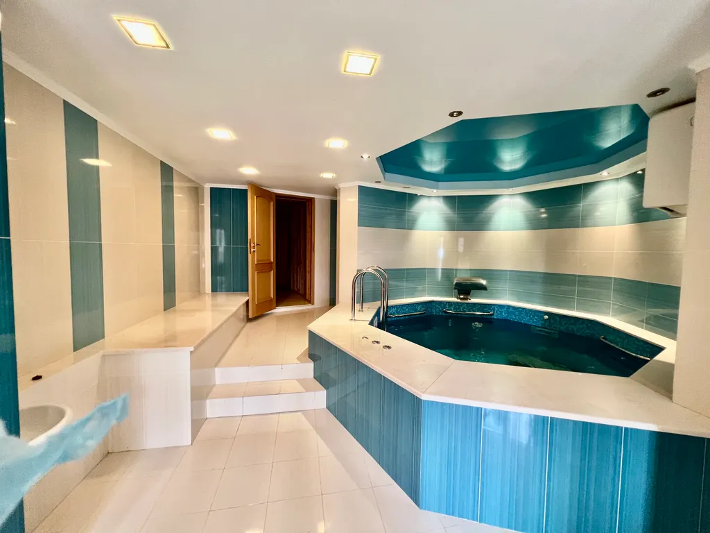 Вилла на берегу моря