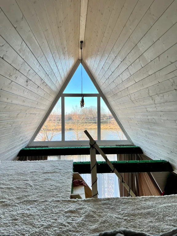 Глэмпинг у реки