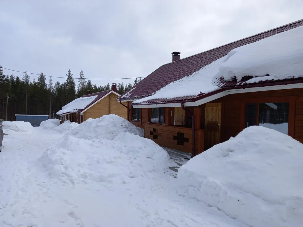 Уютный дом на берегу озера