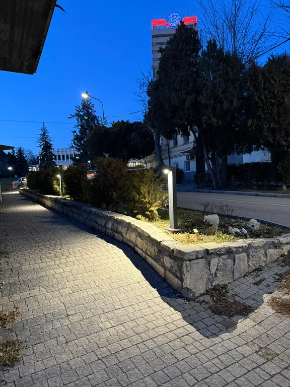 2-комнатная квартира центр города Цветник
