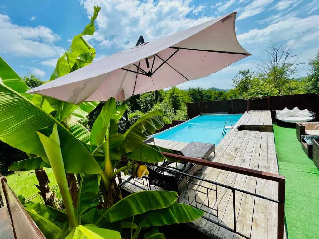 Эко-дом из Сруба с бассейном