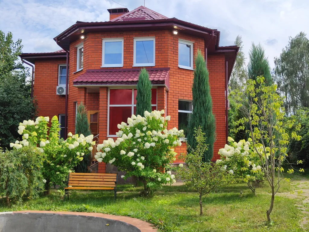 Дом Зимняя Вишня