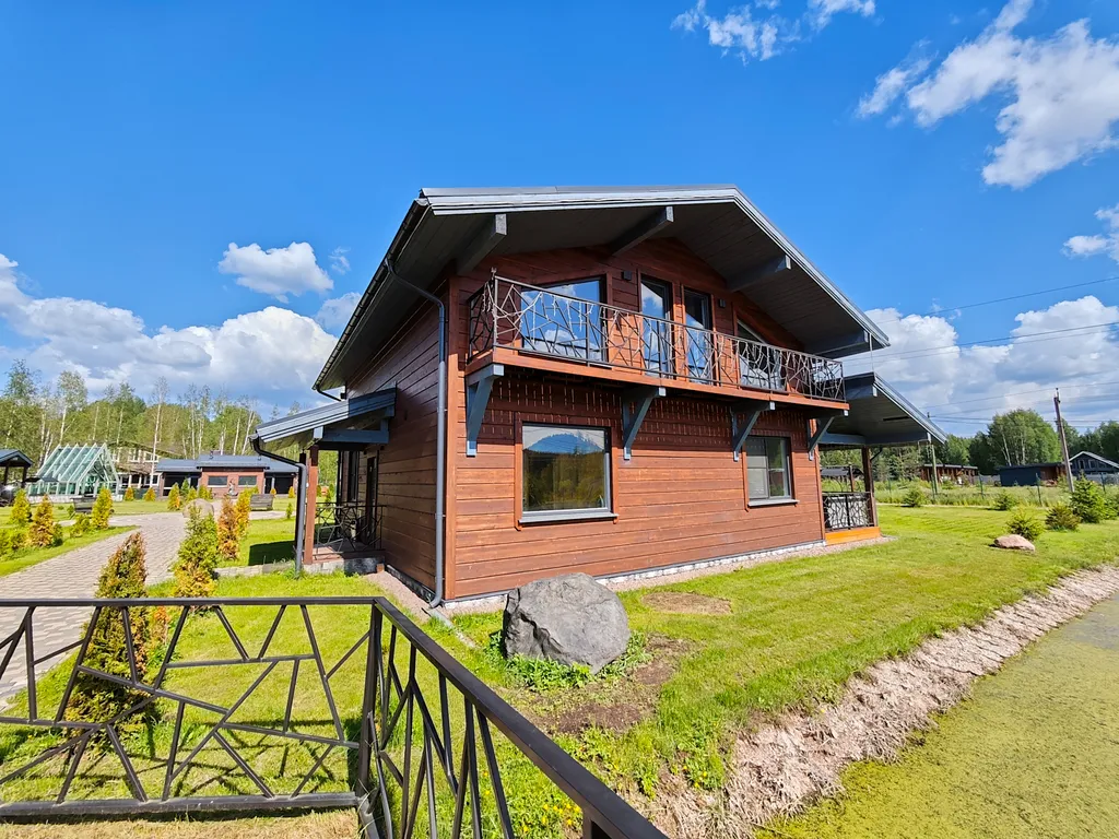 Коттедж Коттедж рядом с Красным озером — Светлое