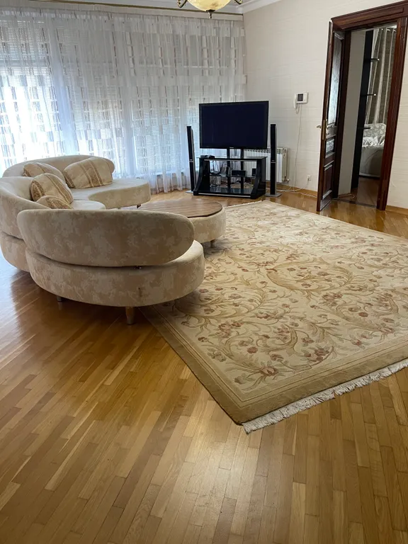 Часть дома с отдельным входом в 3 минутах от моря для большой компании