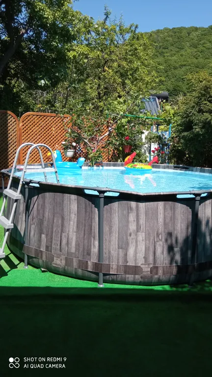 Дом с бассейном