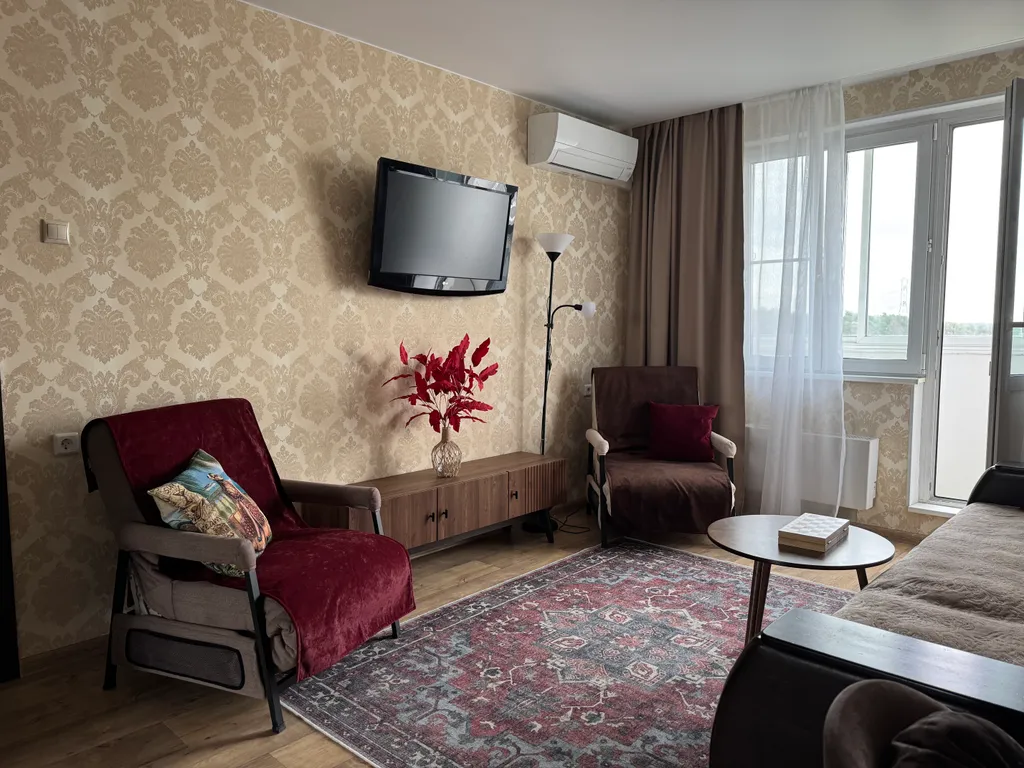 Семейная ретро квартира с видом на лес