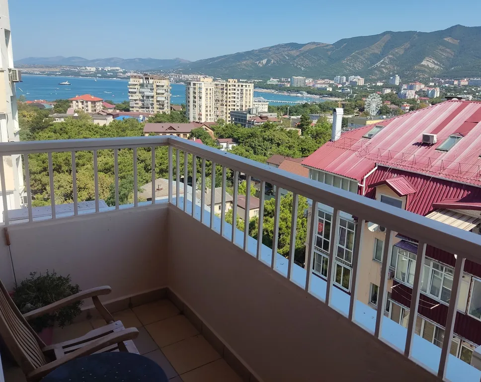 Просторная видовая квартира с кондиционером в 5 минутах от моря — аренда посуточно в Геленджик