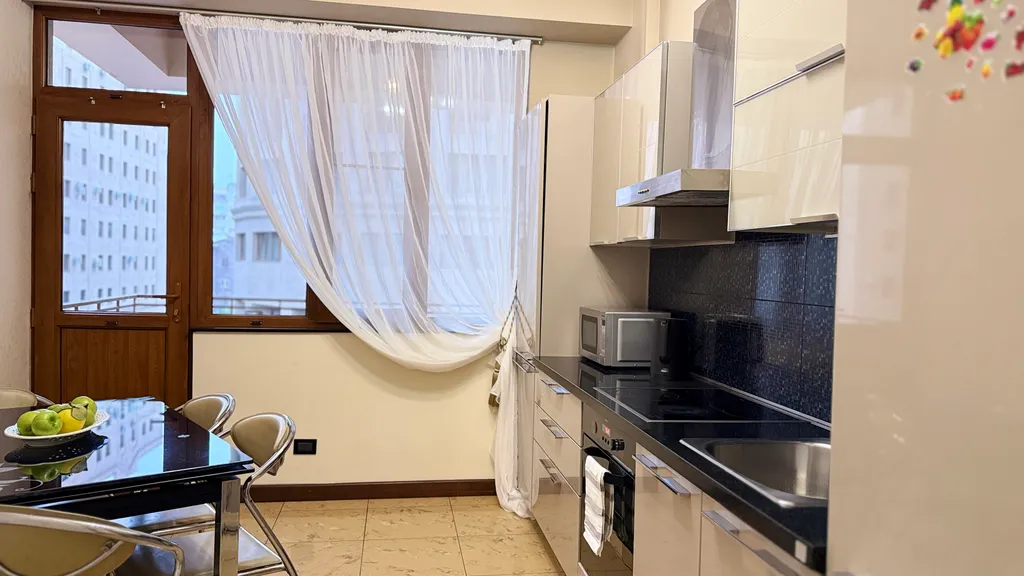 Семейные апартаменты с 2 спальнями и видом на город в центре