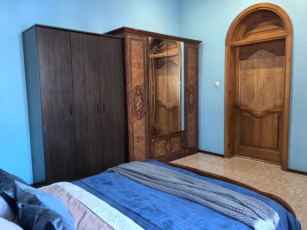 Коттедж в центре города с бассейном