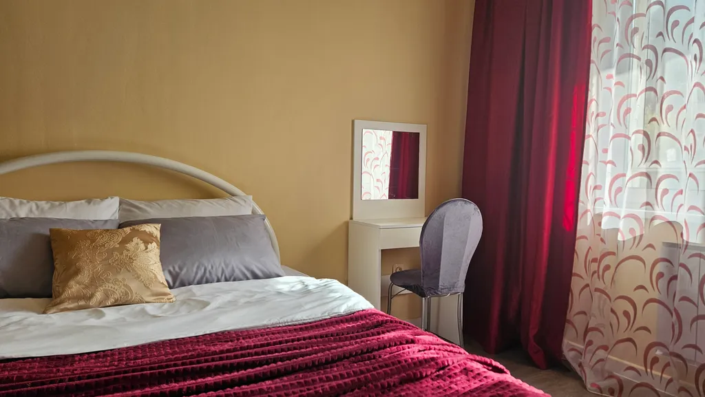 Квартира Квартира Просторная 3-комнатная в центре рядом с красивым парком — Екатеринбург