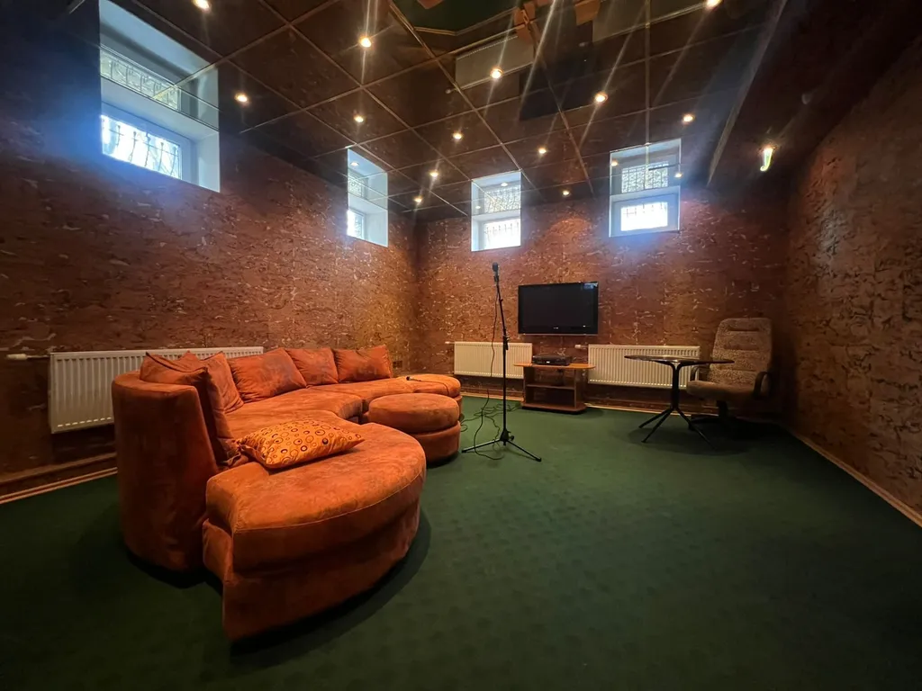 Коттедж у реки