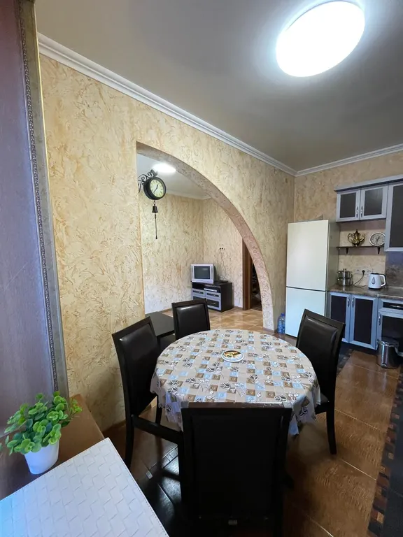 Квартира Просторная квартира в 5 минутах от моря с отдельным входом — Геленджик