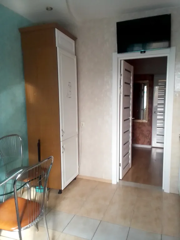 Уютная двушка в хорошем доме возле ЦУМа, рядом с Новогодней Елкой