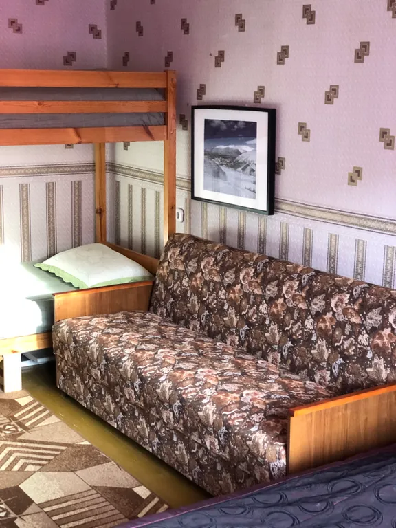 Комфортная трешка c видом на гору Кукис рядом с Тирвасом