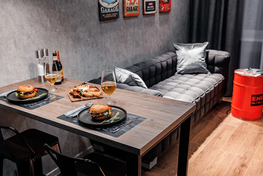 Апартаментs Гараж - холостяцкий люкс в самом центре