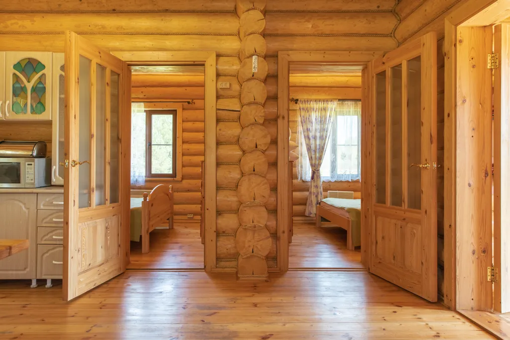 Дом рядом с озером