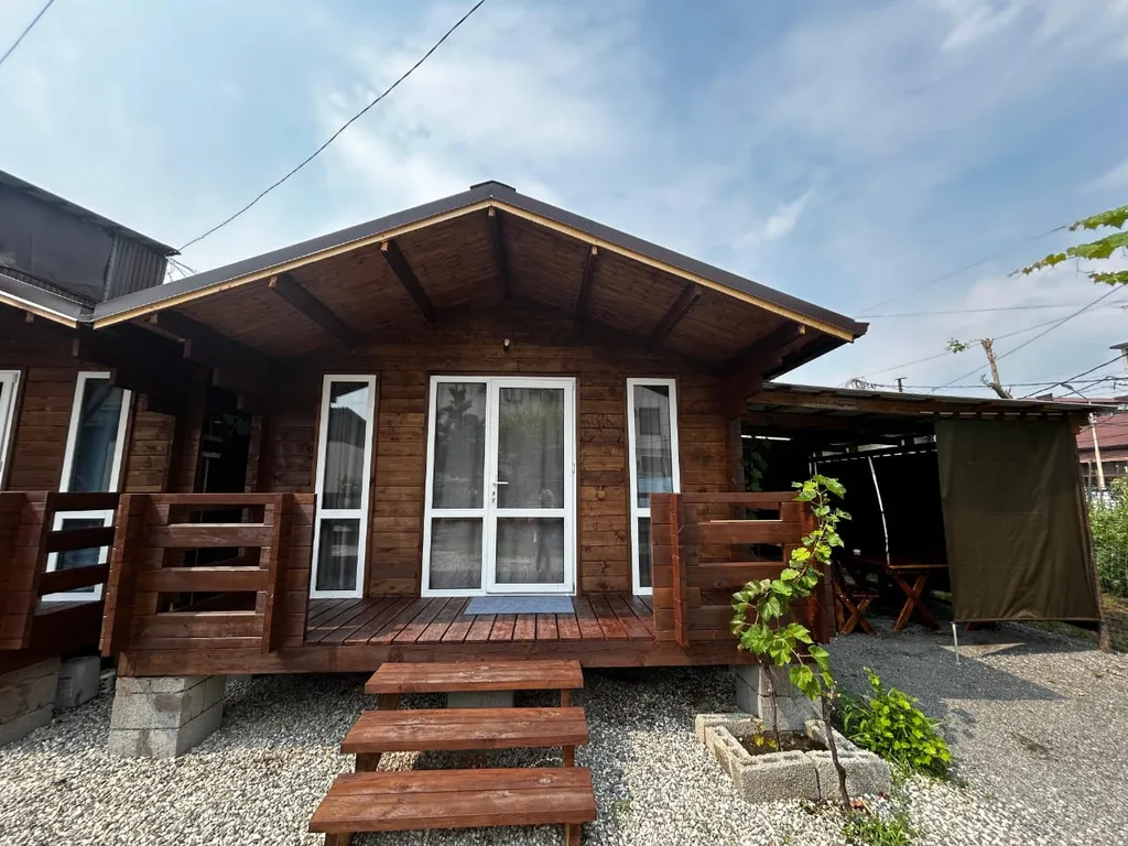 Коттедж 1-комнатный Дом — аренда посуточно в Сухум