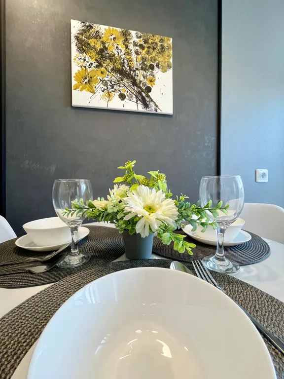 Дизайнерская квартира при въезде в город