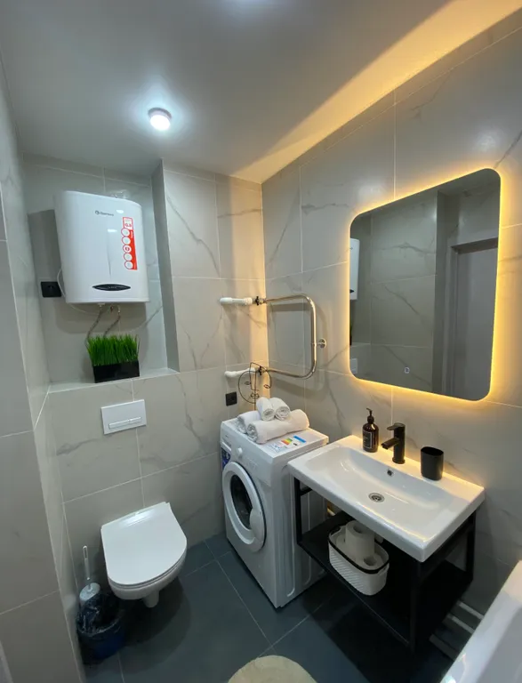 Прекрасная студия с видом на пруд