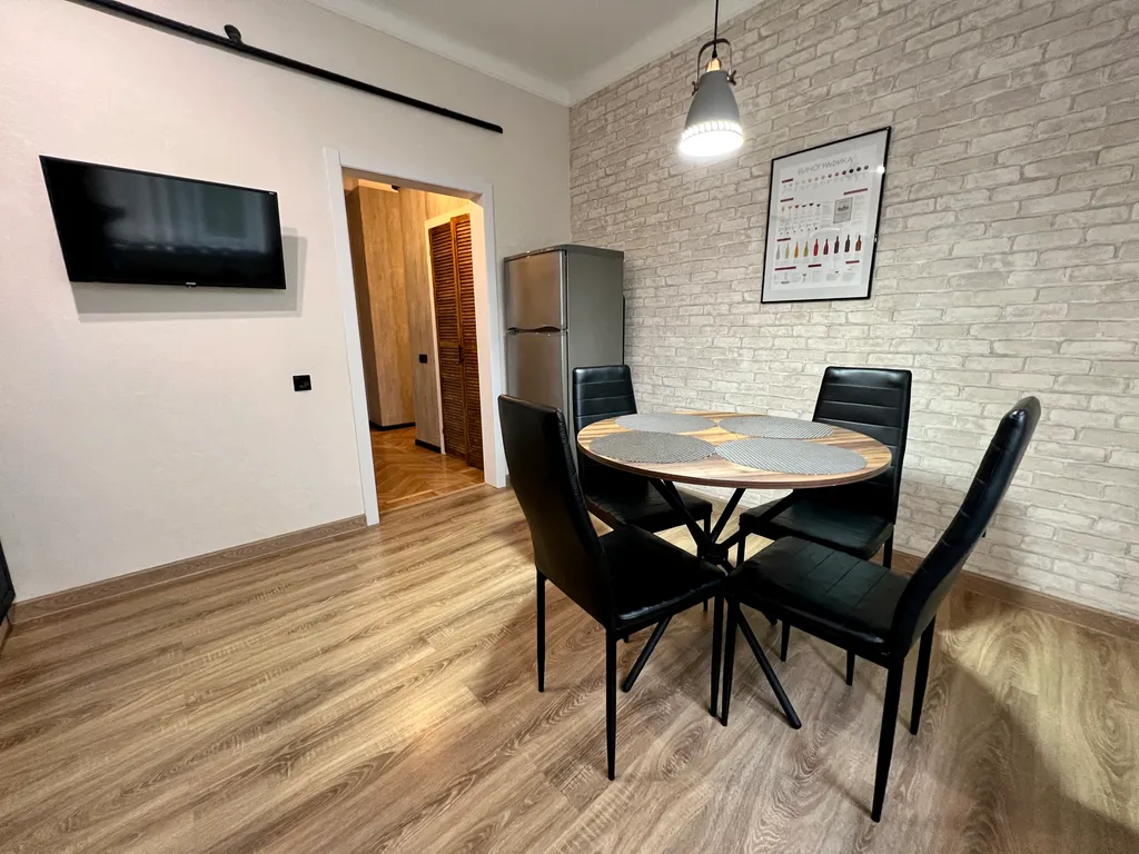 Квартира Уютные апартаменты "Лофт Фонтаны" с видом на Александровский сквер — Краснодар