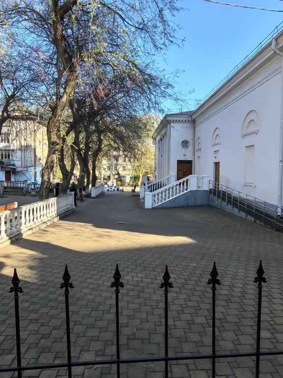 Домик на море