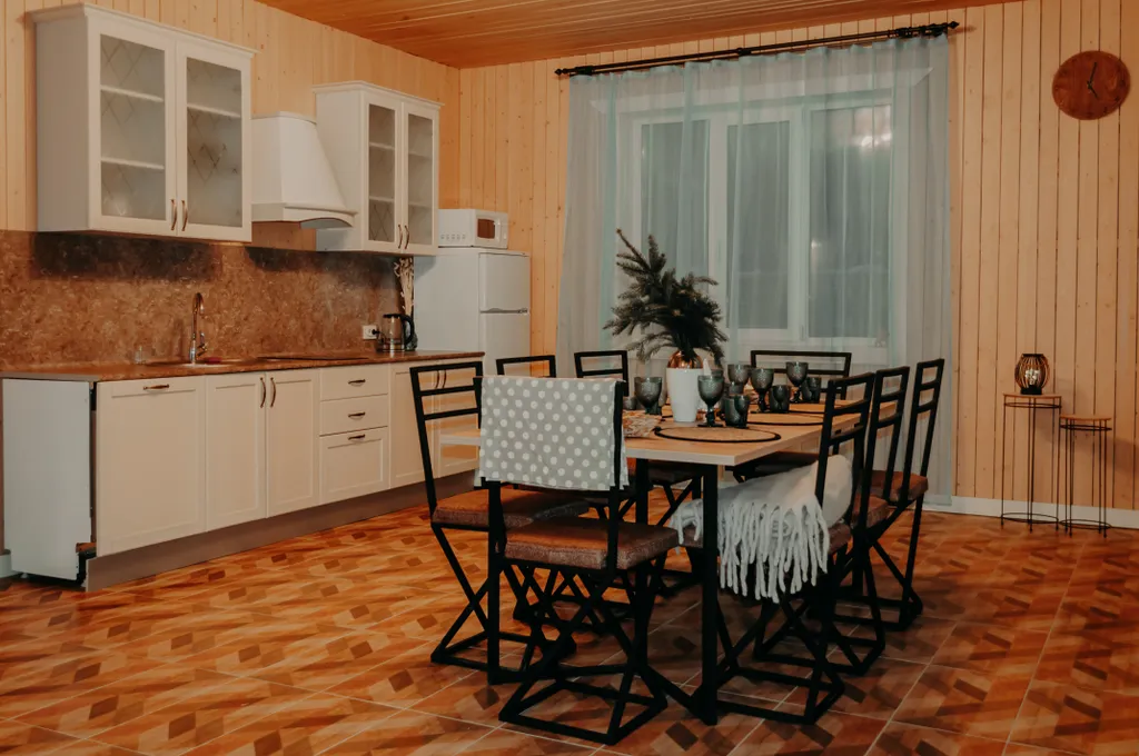 Коттедж Уютный коттедж на берегу Красного озера — Светлое