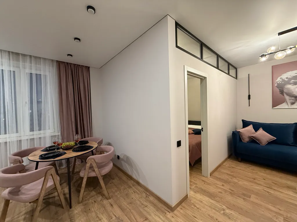 Дизайнерская квартира на берегу реки в ЖК Белые росы в Красноярске