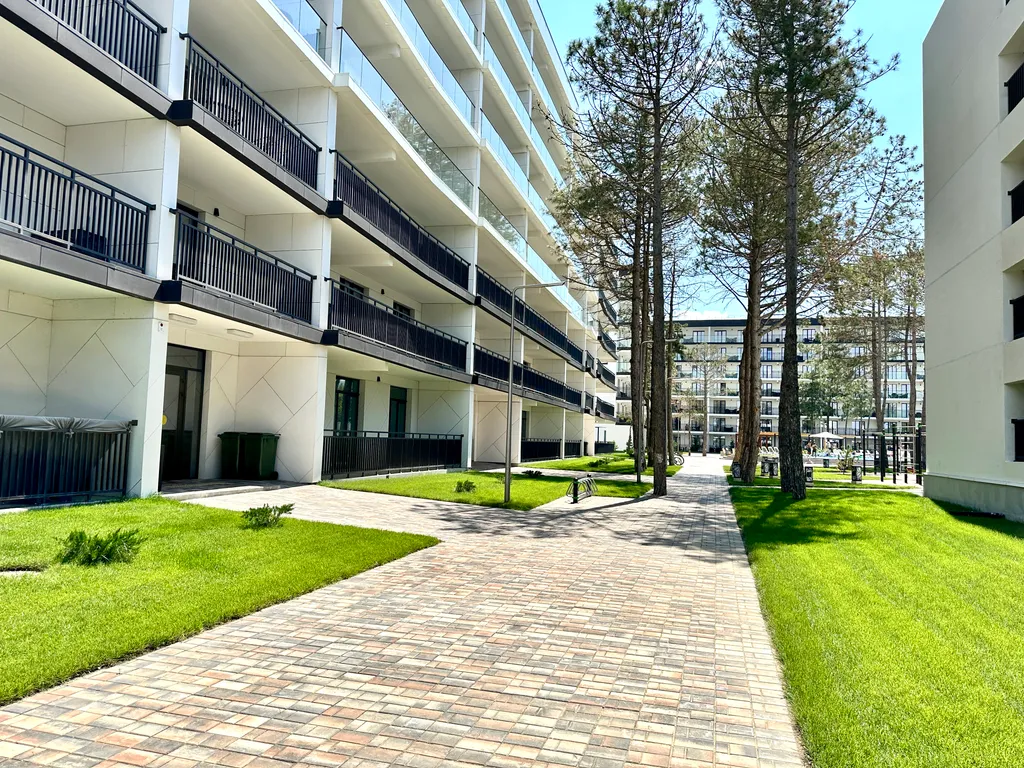 Евродвушка в клубной резиденции Европа с бассейном