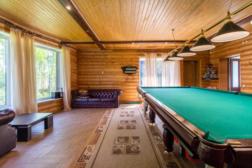 Уютный дом на берегу озера