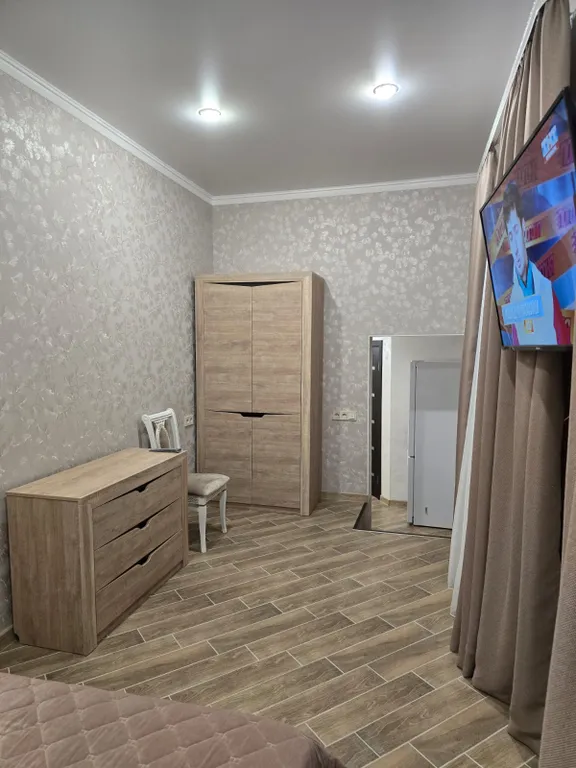 Большая светлая уютная квартира--студия в Горячеводске