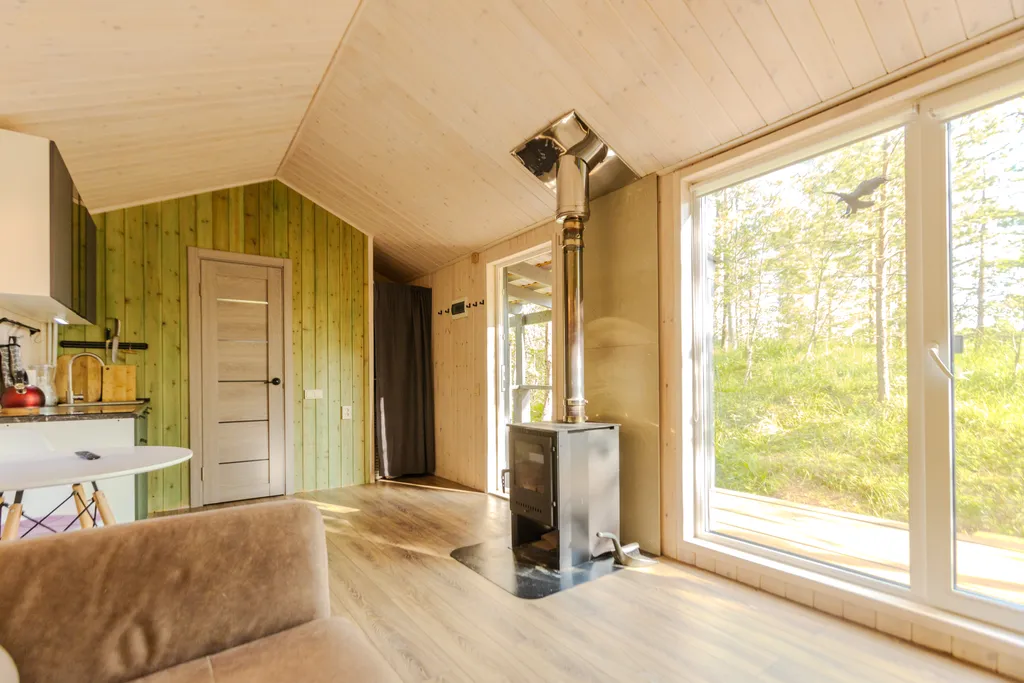 Дом-студия с панорамной стеной на залив Мусталанлахти