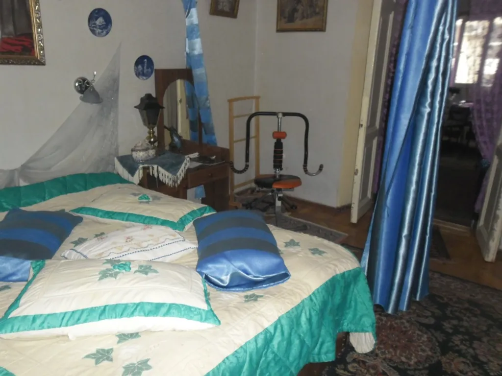 Apartment white bridge