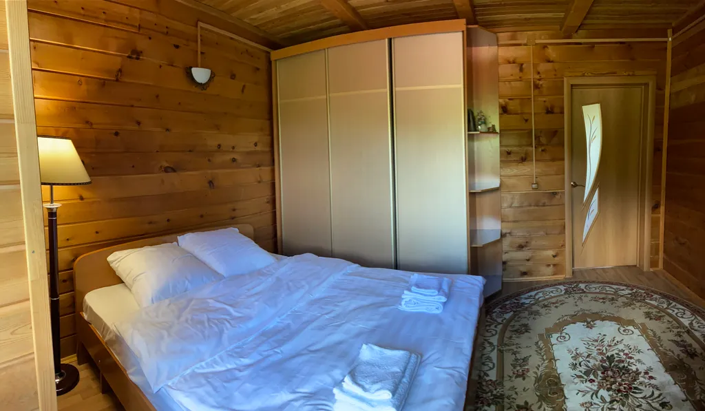 Уютный коттедж с камином