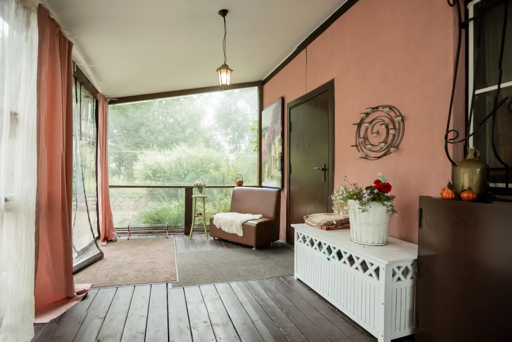 Розовая дача в Грузино