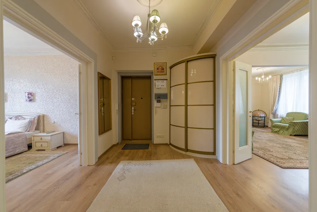 Квартира 4-комнатные апартаменты в центре города с видом на проспект — Минск