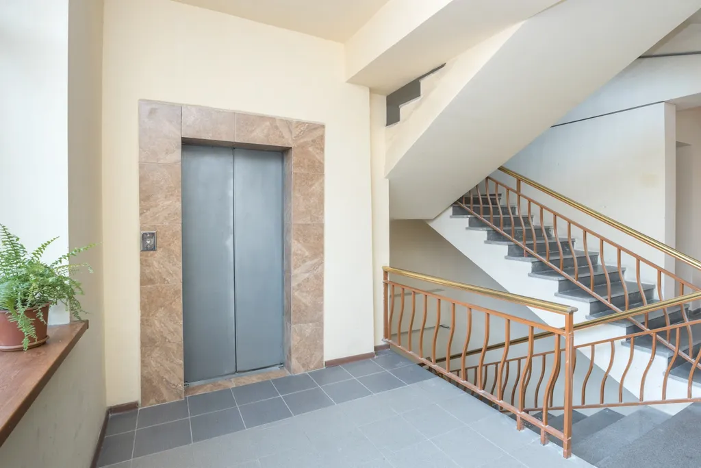 Квартира в стиле 50 оттенков серого в центре города