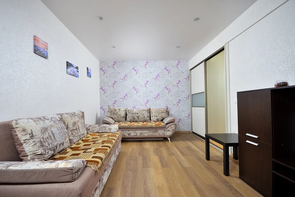 2-комнатная Квартира — аренда посуточно в Омск