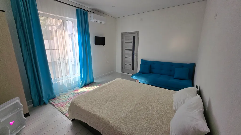 Квартира Квартира Четырёхместный номер в центре города, с зоной отдыха и бассейном — Темрюк