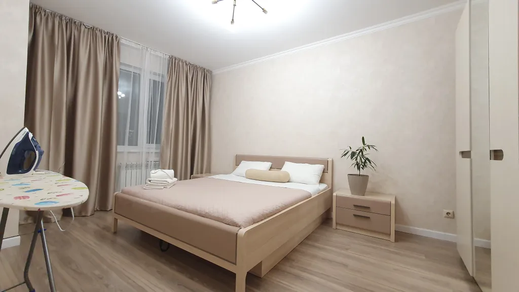 2х-комнатная квартира в жк Лазурный квартал, центр, 2 кровати, диван, кондиционер