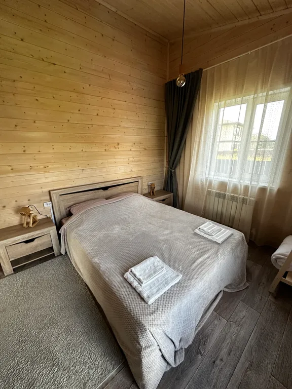 Уютный современный дом рядом с озером