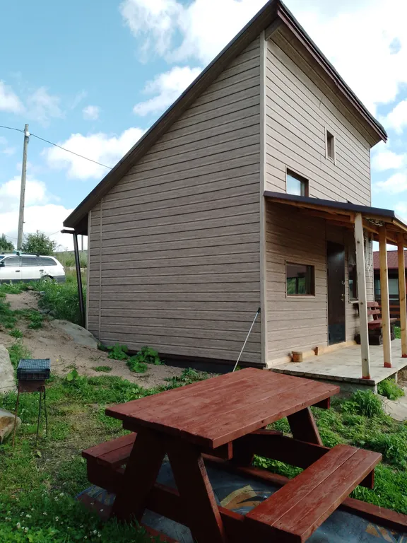 Домик с видом на озеро