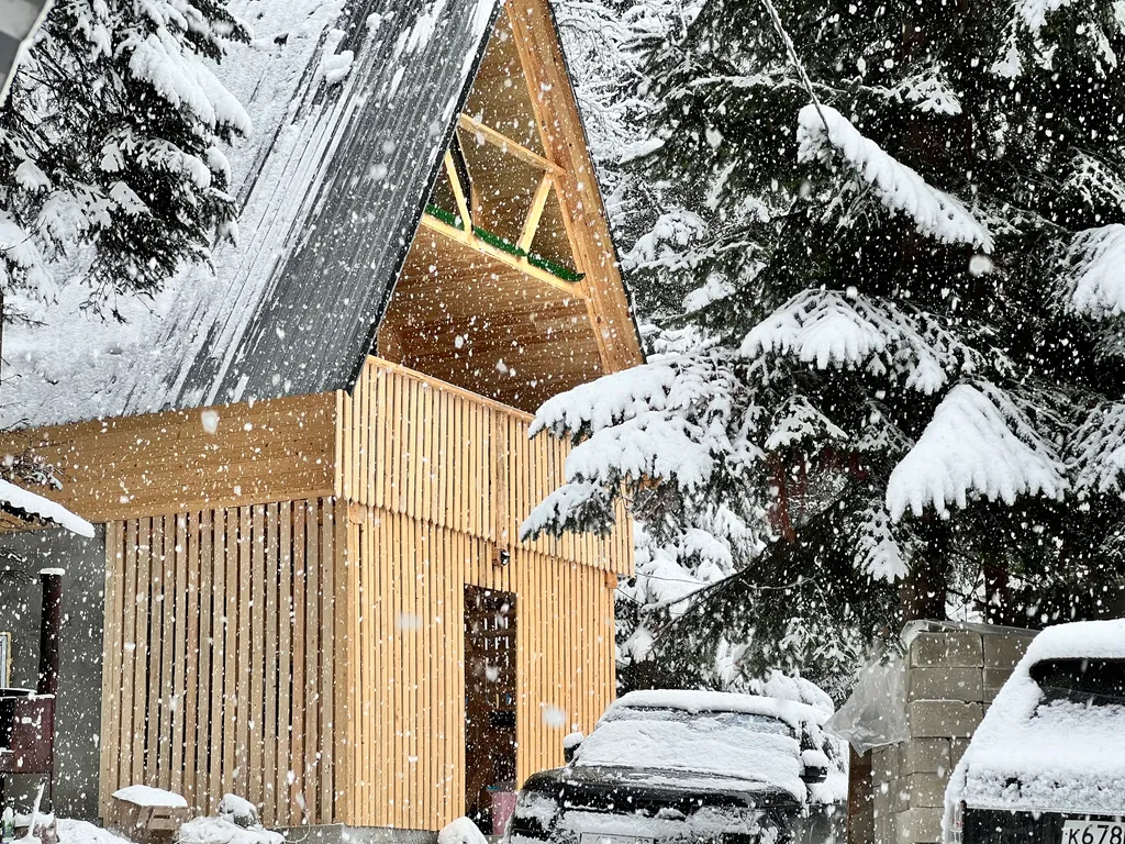 Домик в лесу с видом на горы Архыза с баней