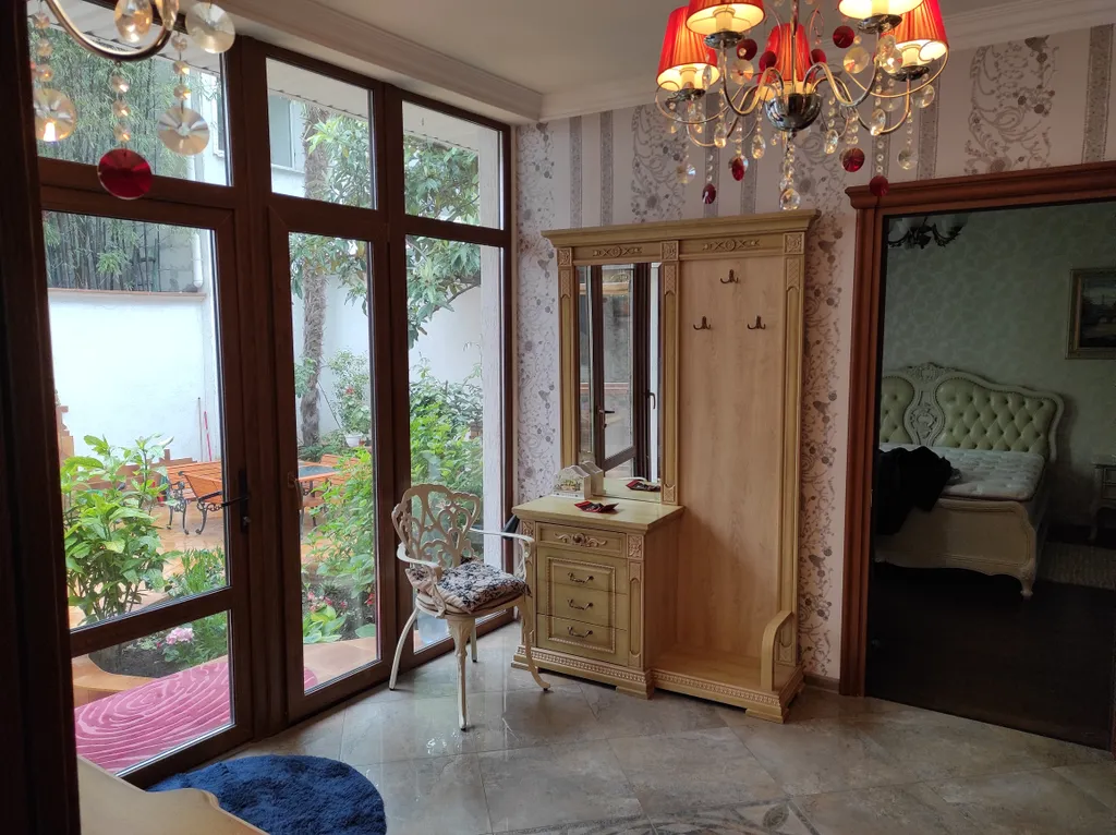 Коттедж 3-комнатный Дом — Ялта