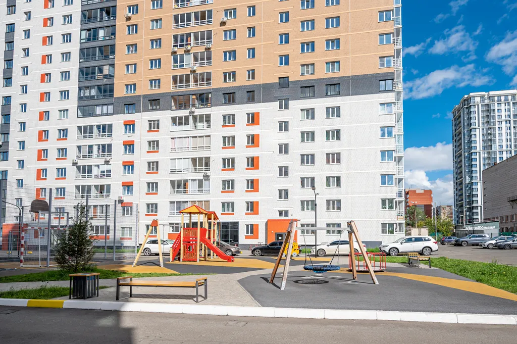 Beликолeпнaя и cвeтлая студия с балконoм