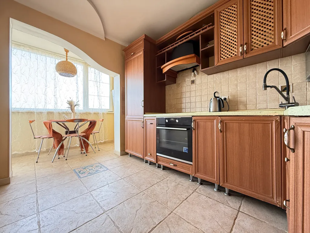 Рядом парк Победы Херсонес не берем оплату за уборку