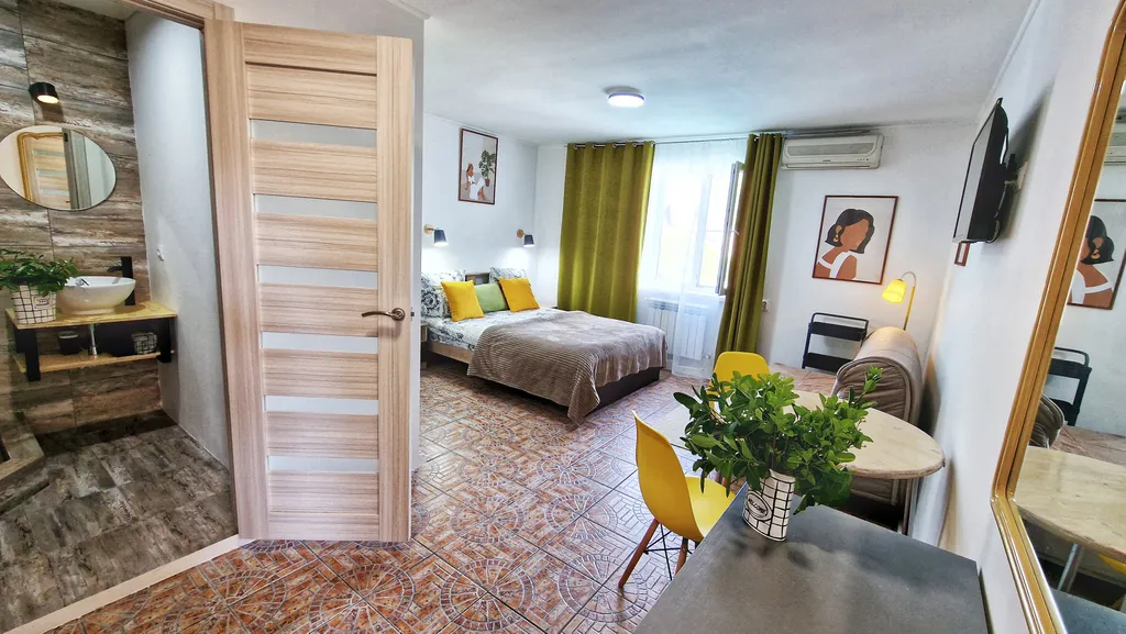 Квартира Квартира Зеленая студия с мини кухней, тихий центр — Геленджик