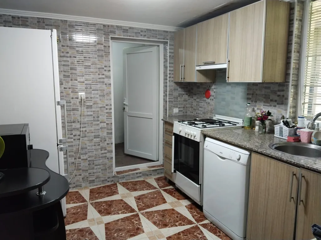 Апартаменты с большой кухней и выходом во двор