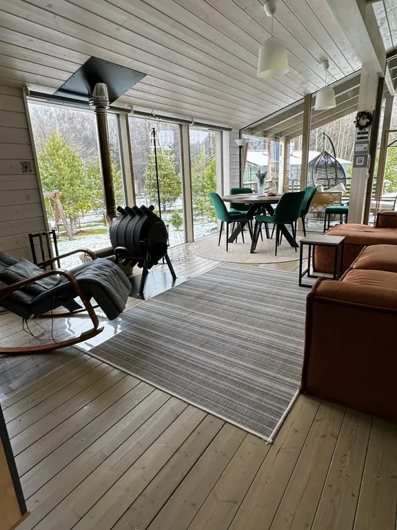 Дубльдом с видом на лес и городским комфортом в Капитан клаб