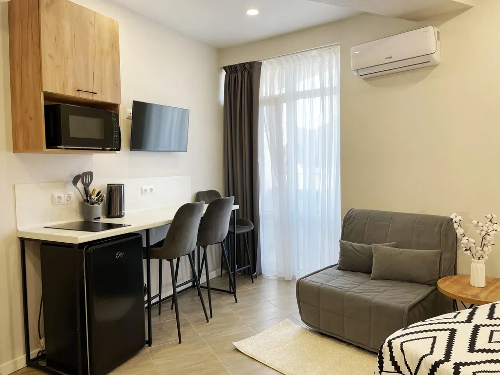 Апартамент в 3 минутах до моря с балконом и видом на море